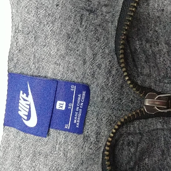 Nike hoodie zip up sweatshirt - Picture 3 of 4